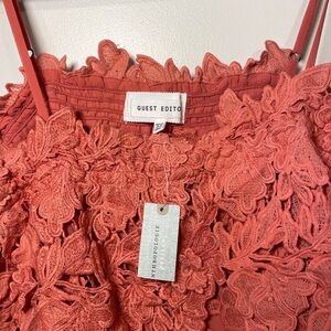 🌼 HOST PICK 🌼 
NWT Anthropologie Guest Editor Floral Crochet Coral Crop Top MP